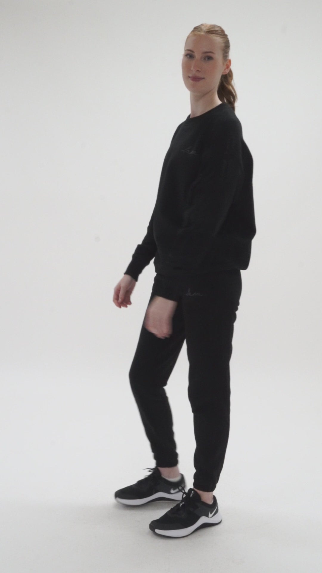 Essential Oversized Sweatshirt - Black